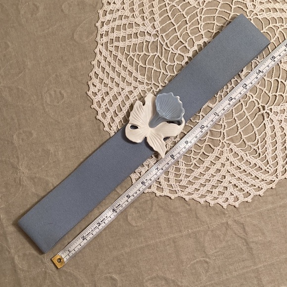 Vintage 80s Stretch Belt With Flower Buckle - Picture 2 of 13